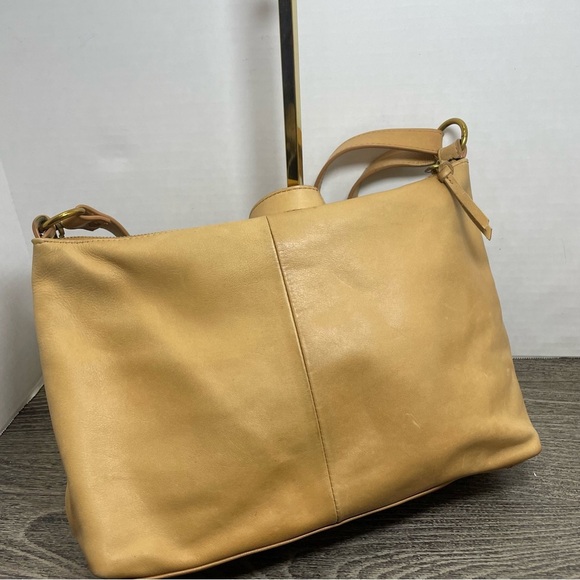 The Sak camel/Tan Leather Shoulder Bag purse. Crossbody. Pre-owned. See all pics - Picture 4 of 11